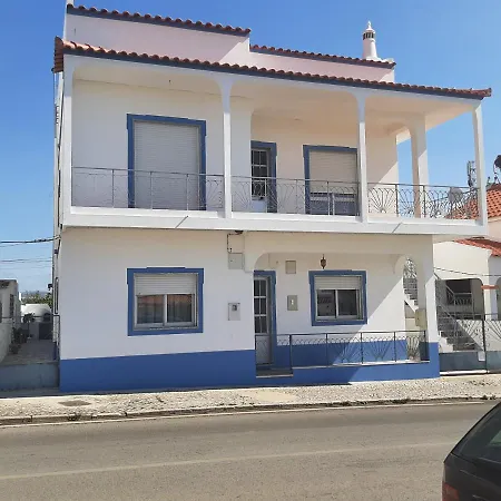 Dias *