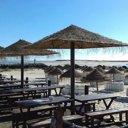 Dias Δωμάτια σε οικογενειακή κατοικία Fuzeta
